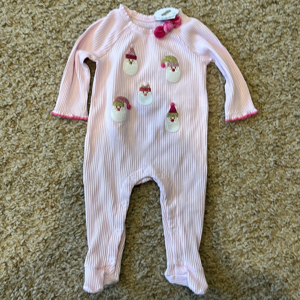 NWT MudPie Pom Pom Santa Sleeper 3-6 months